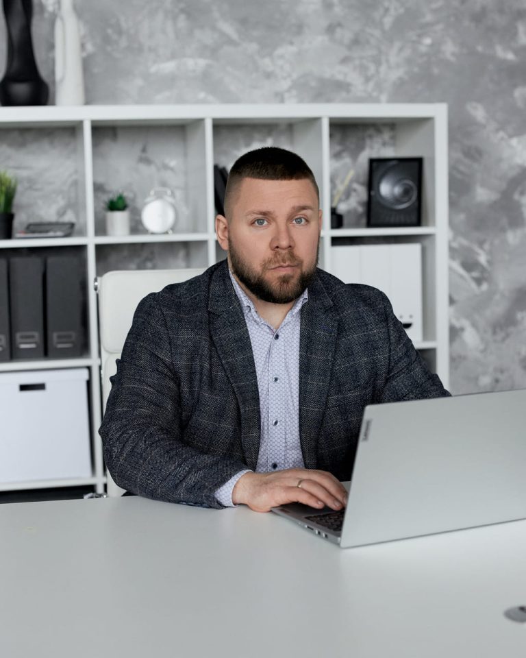  Податкова полює на онлайн-продавців: “листи щастя” отримують навіть за перекази в 200 грн